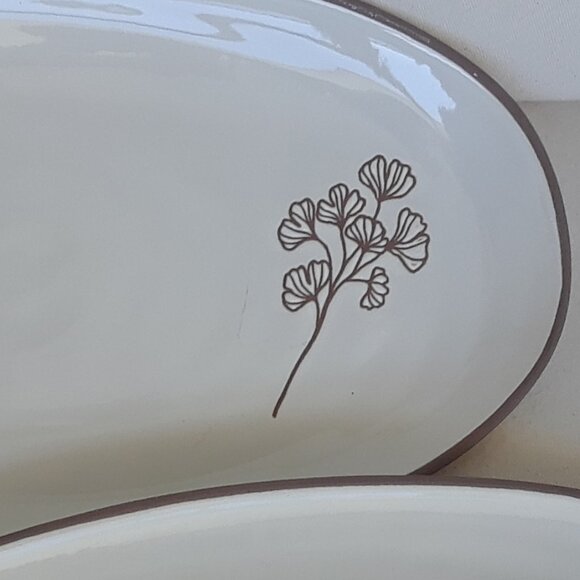 Set of 2 New Stoneware Ceramic Platters - Picture 2 of 10